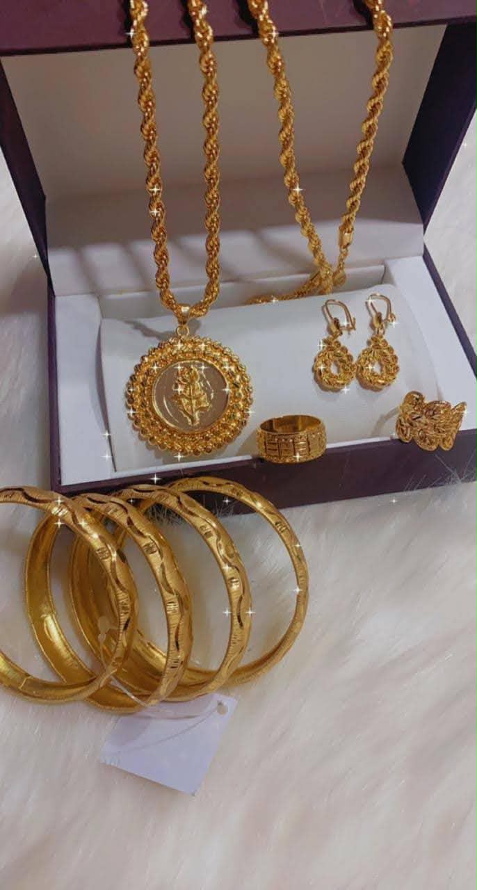 طقم مجوهرات مطلي بالذهب عيار 24 3