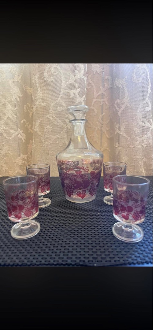 Vintage Grape Decanter Set with 5 Glasses