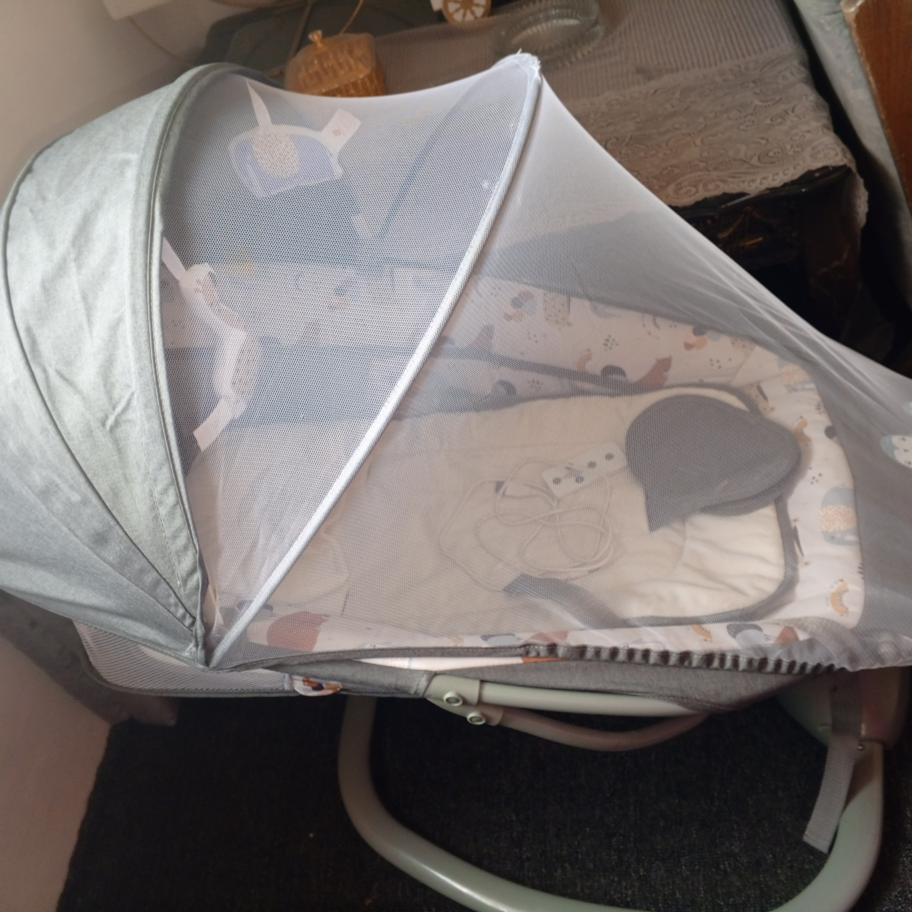 Baby Electric Swing with Mosquito Net and Remote 2