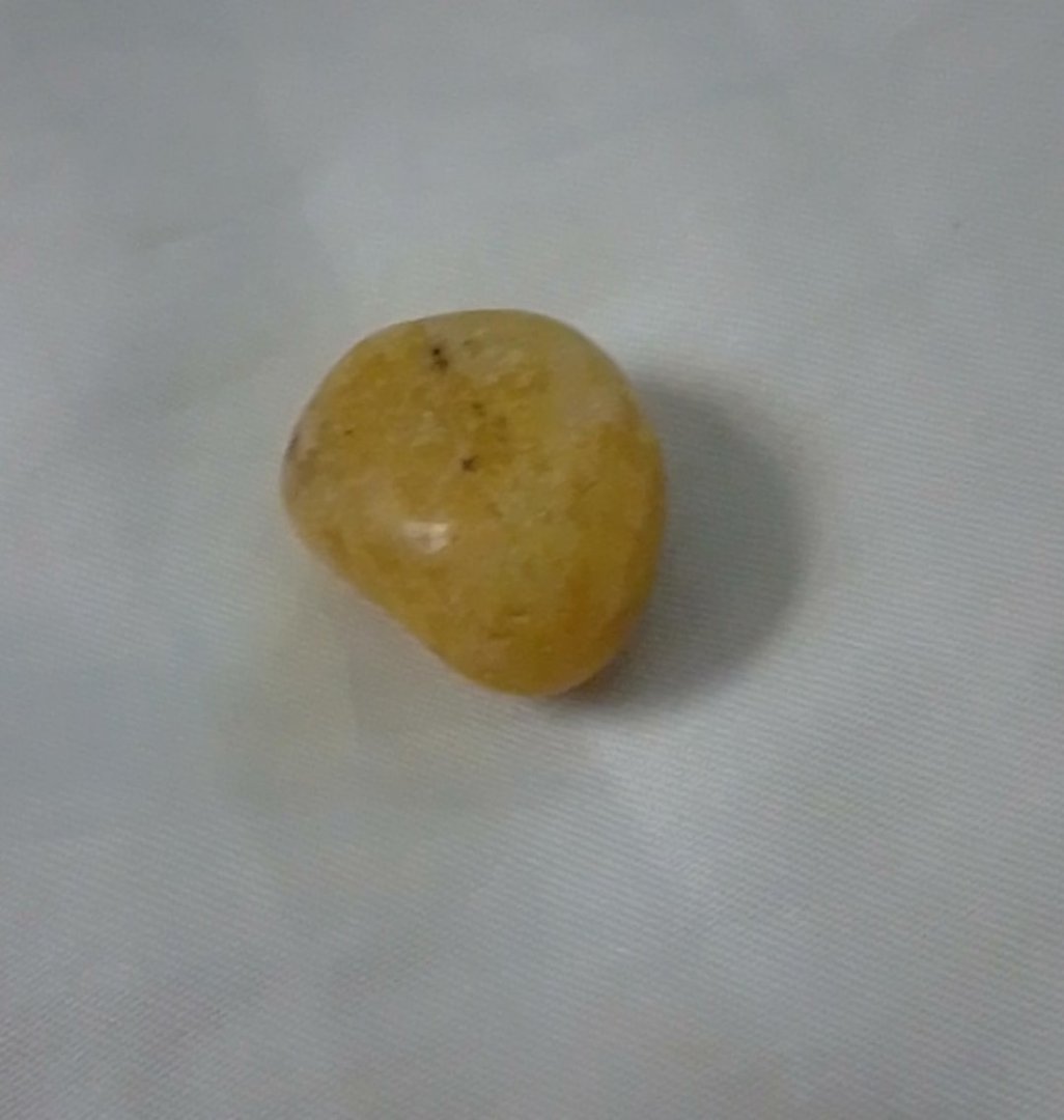 حجر أصفر مصقول 2