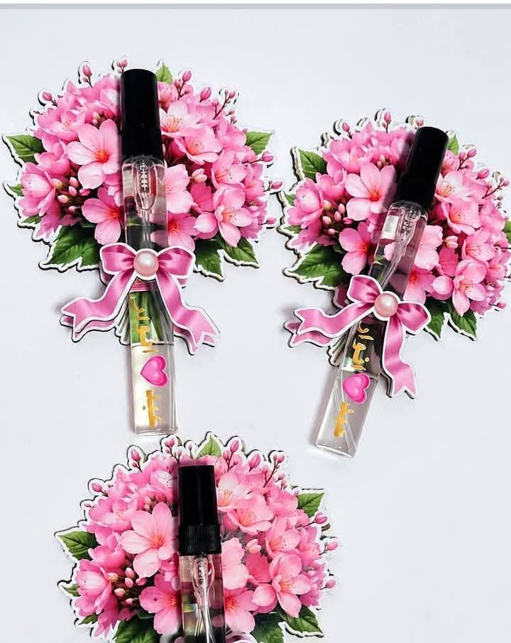 Personalized Mini Perfume Bottle Favors 3