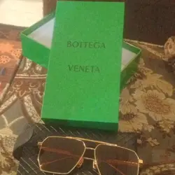 نظارات بوتيغا فينيتا الشمسية مع علبة