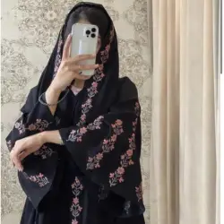 عباية سوداء مطرزة