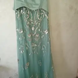 فستان سهرة أنيق مزين بالترتر