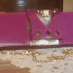 حقيبة كلاتش أنيقة بحزام سلسلة