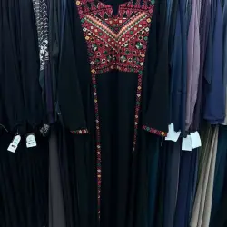 عباية مطرزة